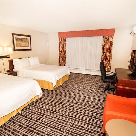 Holiday Inn Express Red Deer By Ihg Εξωτερικό φωτογραφία