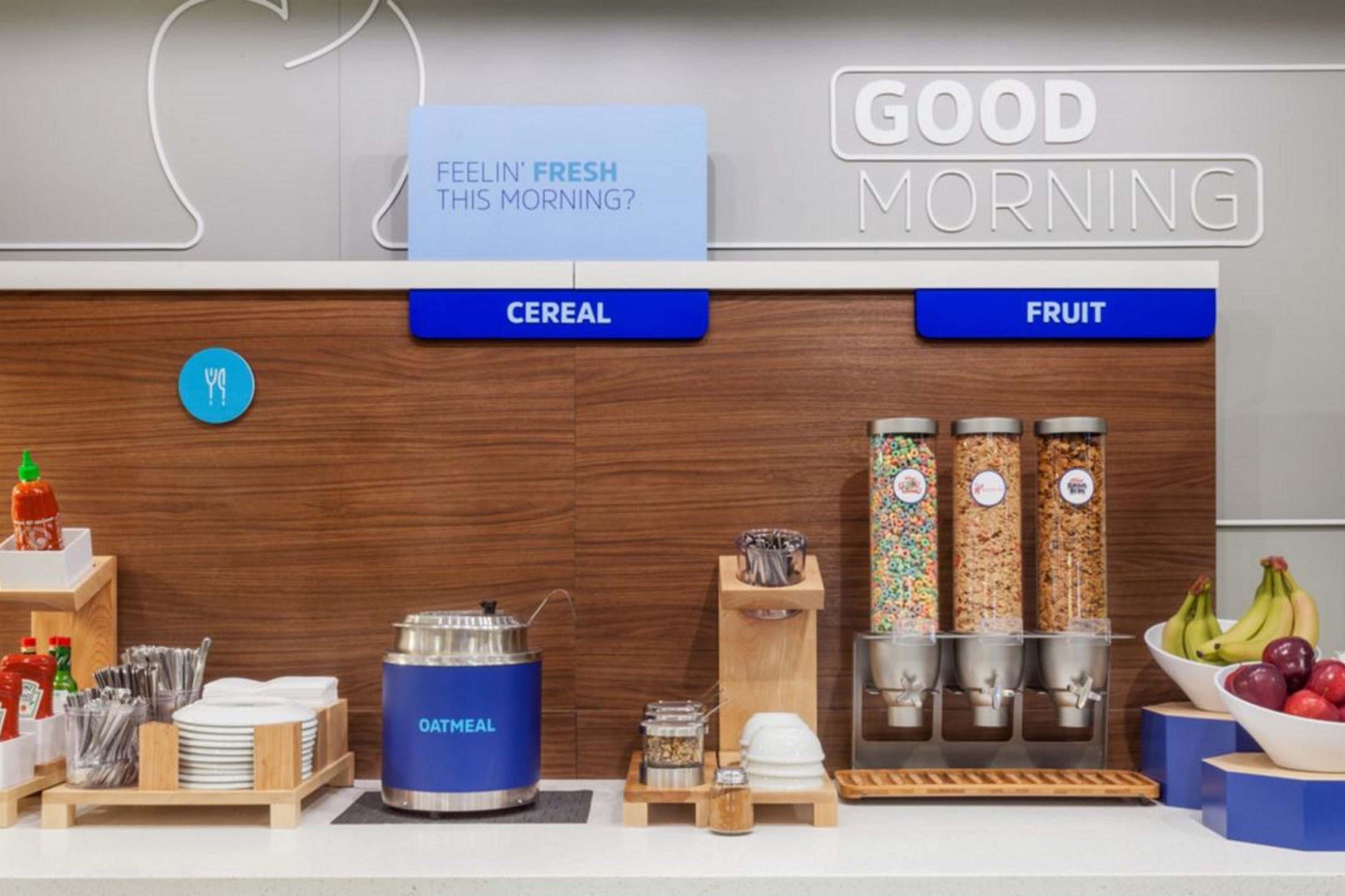 Holiday Inn Express Red Deer By Ihg Εξωτερικό φωτογραφία