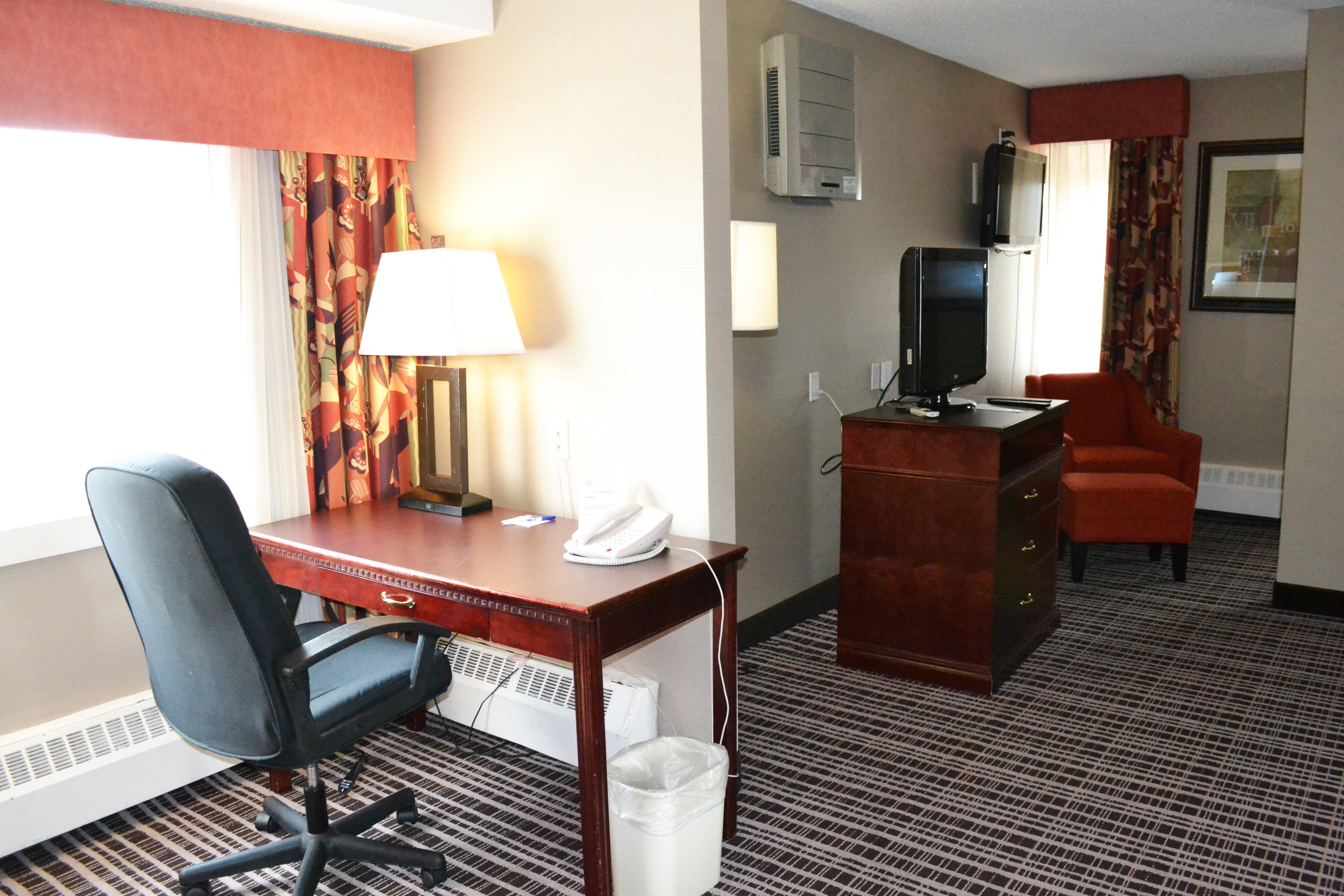 Holiday Inn Express Red Deer By Ihg Εξωτερικό φωτογραφία