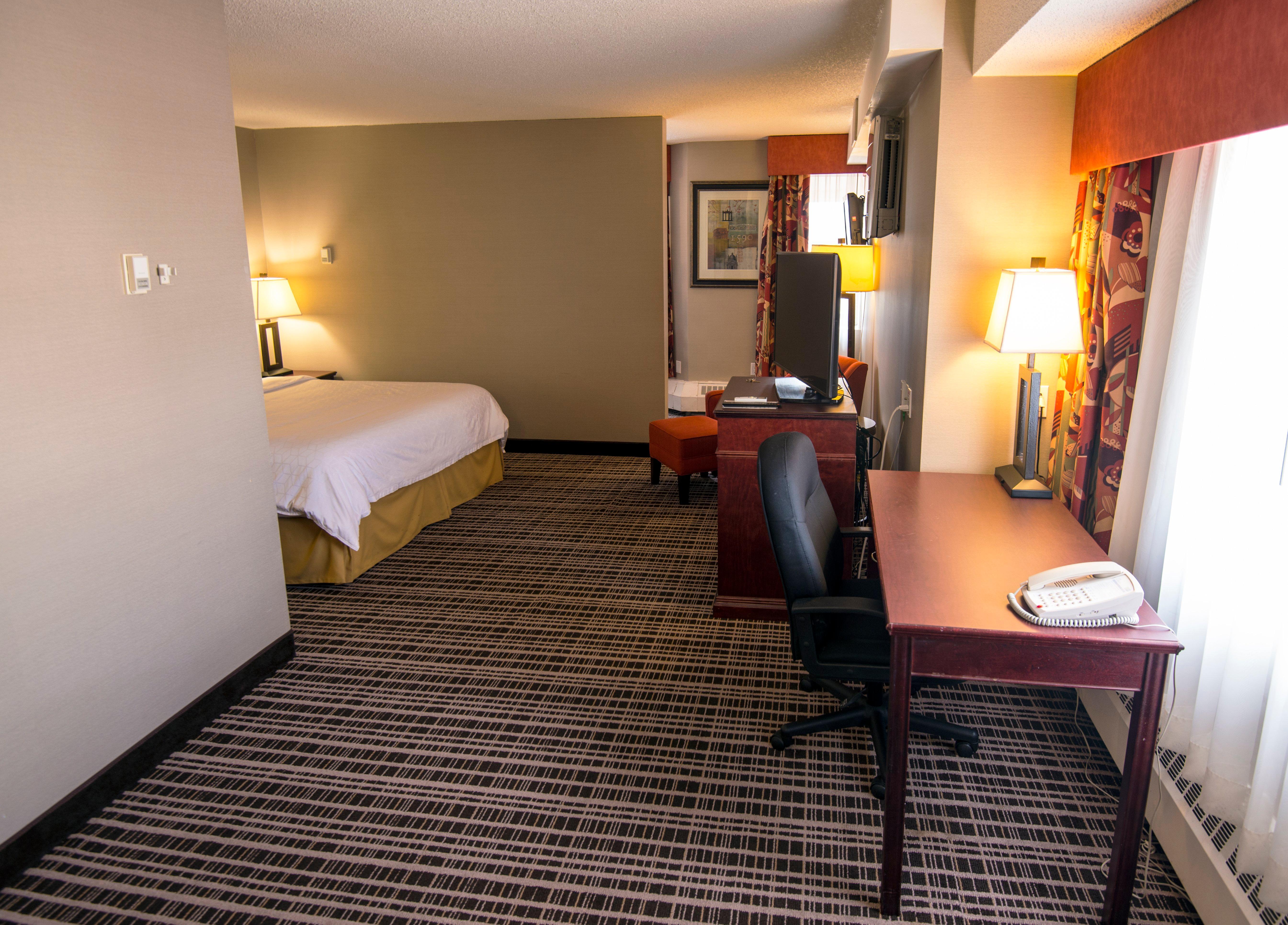 Holiday Inn Express Red Deer By Ihg Εξωτερικό φωτογραφία