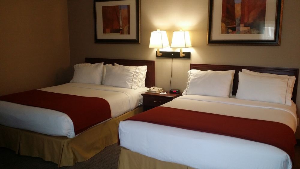 Holiday Inn Express Red Deer By Ihg Εξωτερικό φωτογραφία