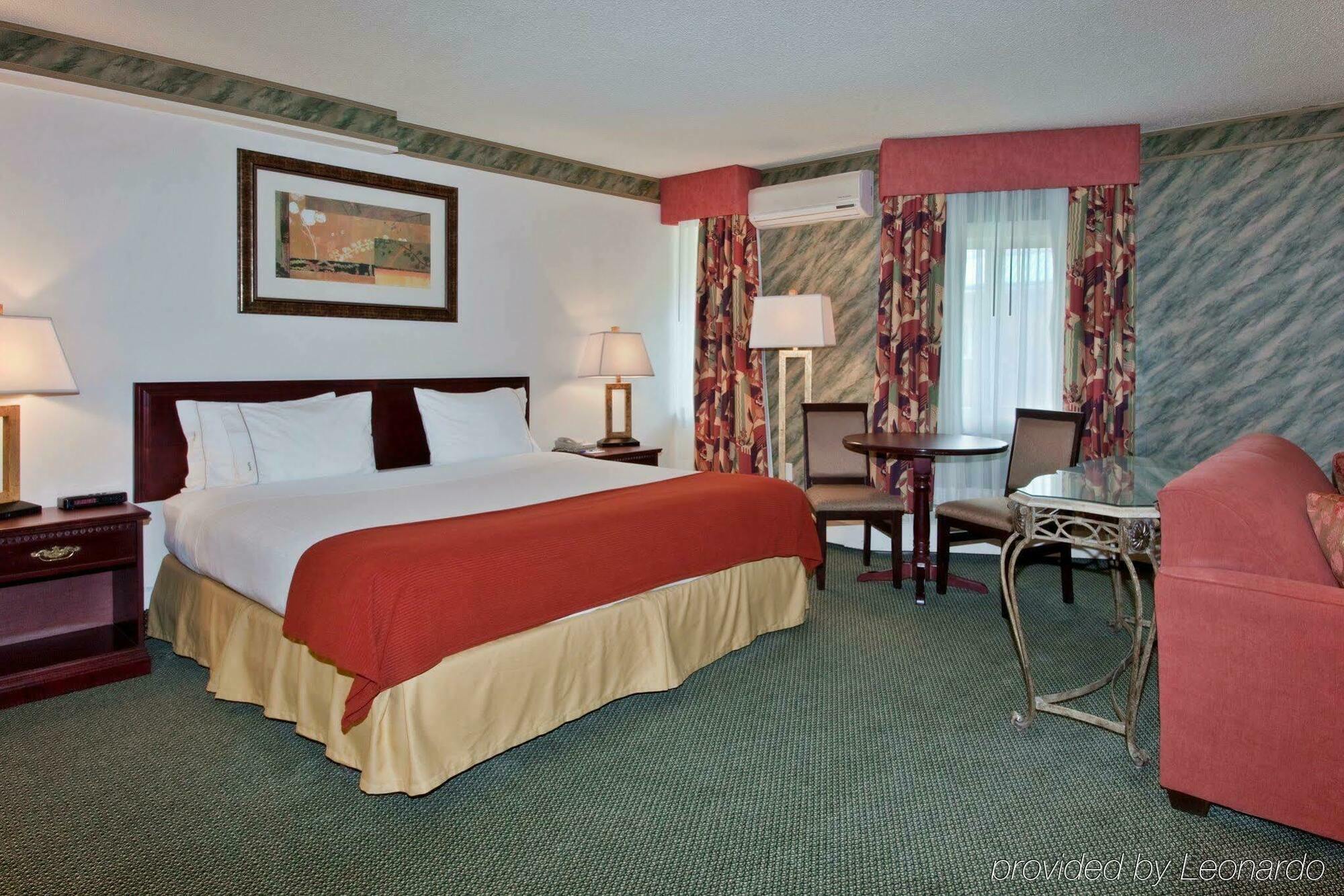Holiday Inn Express Red Deer By Ihg Δωμάτιο φωτογραφία