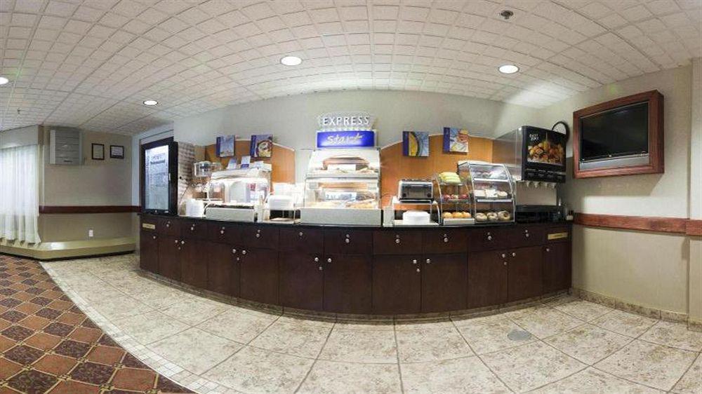 Holiday Inn Express Red Deer By Ihg Εξωτερικό φωτογραφία